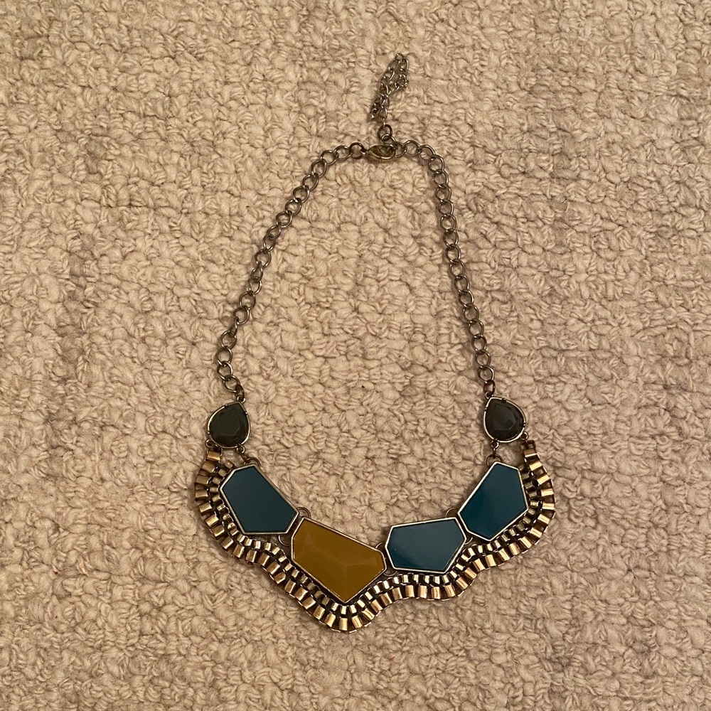 Chic Geometric Statement Necklace